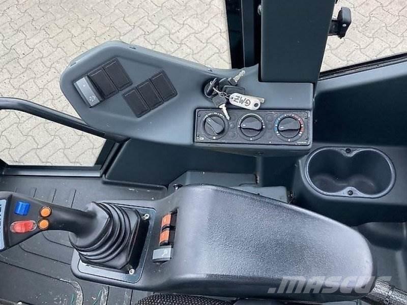 Schäffer 6680T Teleskooplaadurid