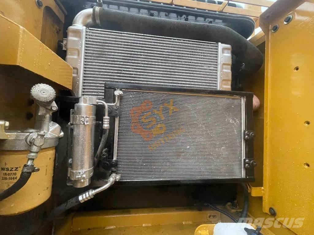CAT CAT320 D2 Roomikekskavaatorid
