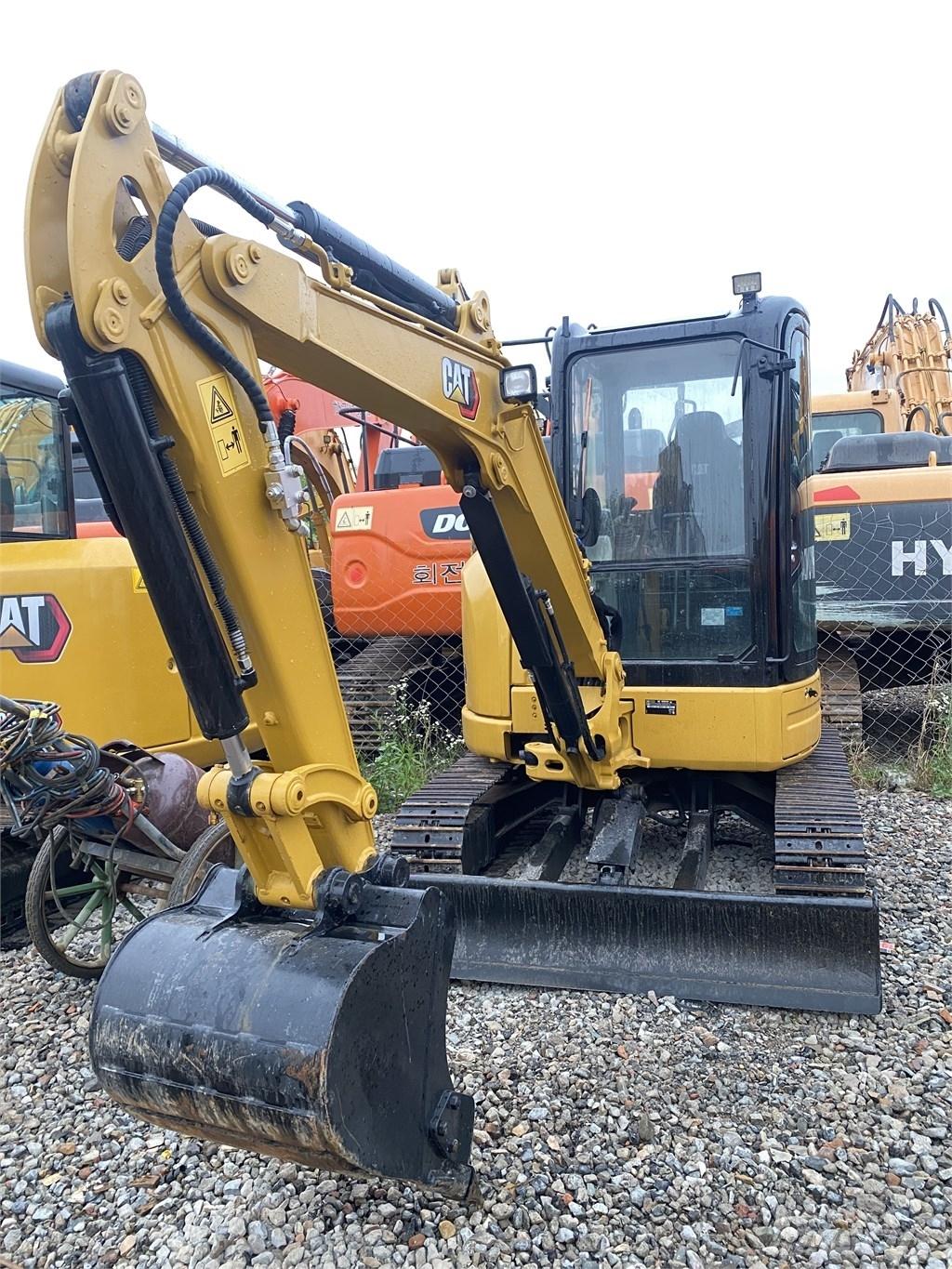 CAT 303E Roomikekskavaatorid