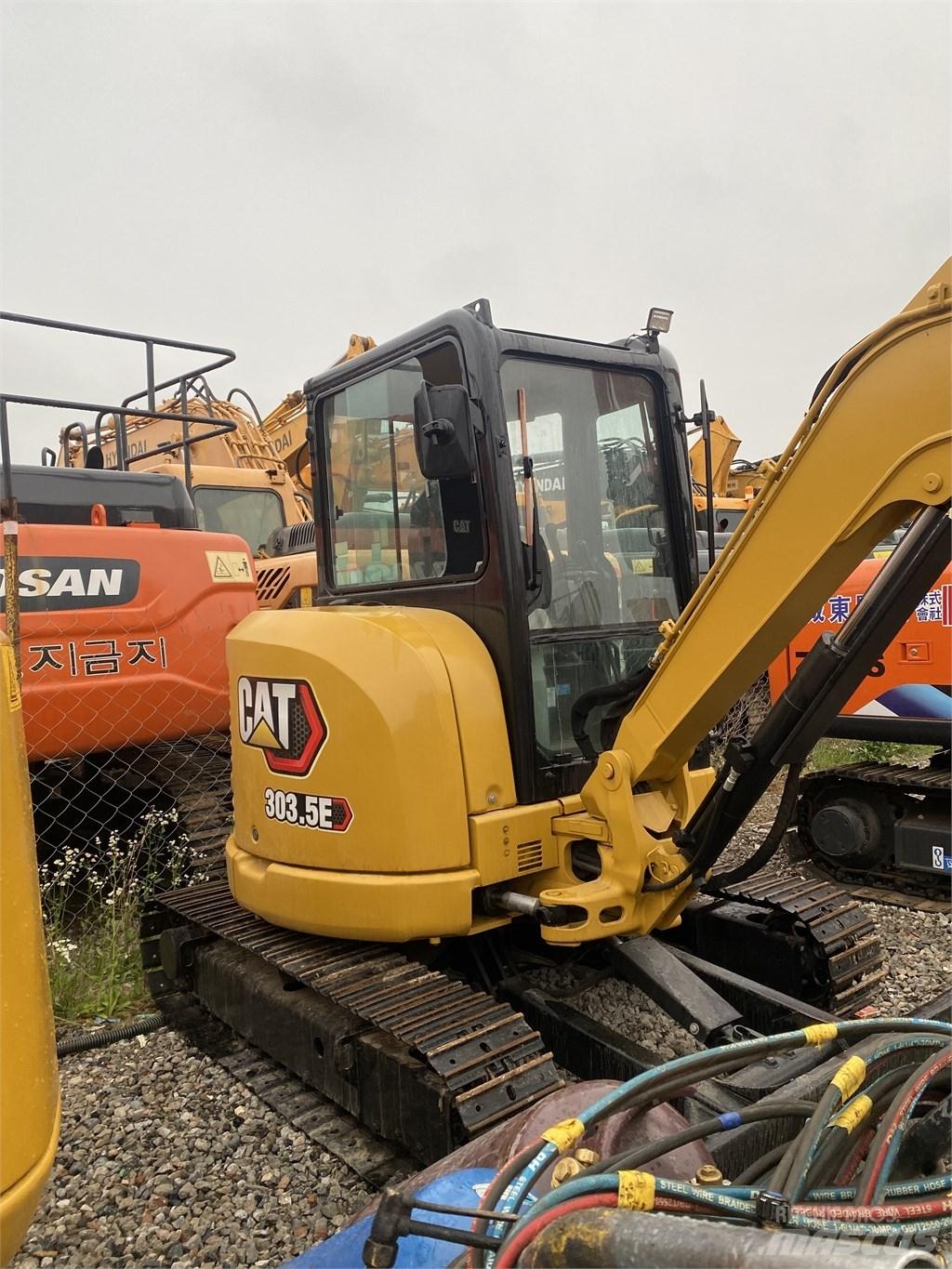 CAT 303E Roomikekskavaatorid