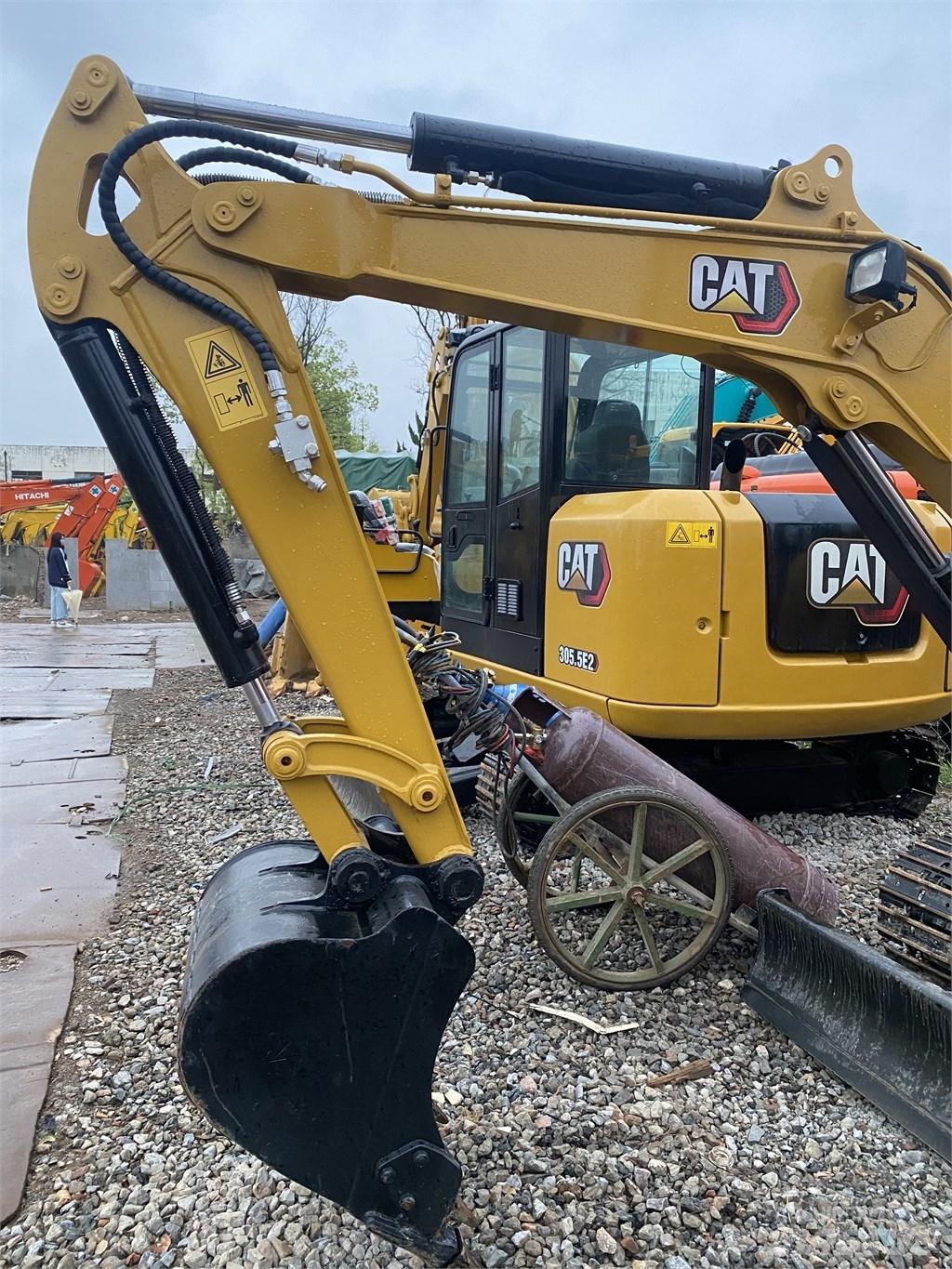 CAT 303E Roomikekskavaatorid