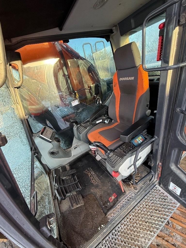 Doosan DX 300 lc 5 Roomikekskavaatorid