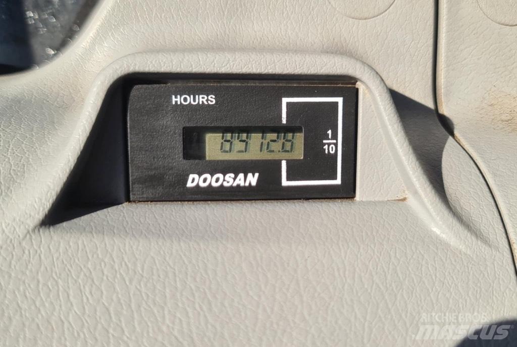 Doosan DX 300 lc 5 Roomikekskavaatorid