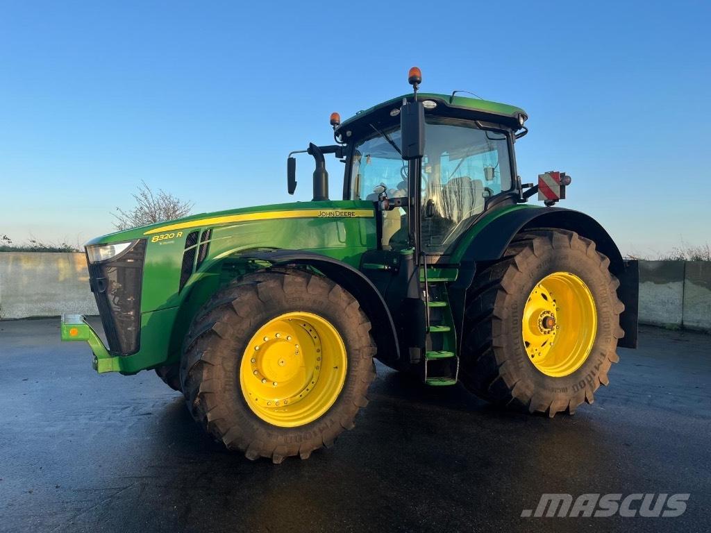 John Deere 8320 R Traktorid