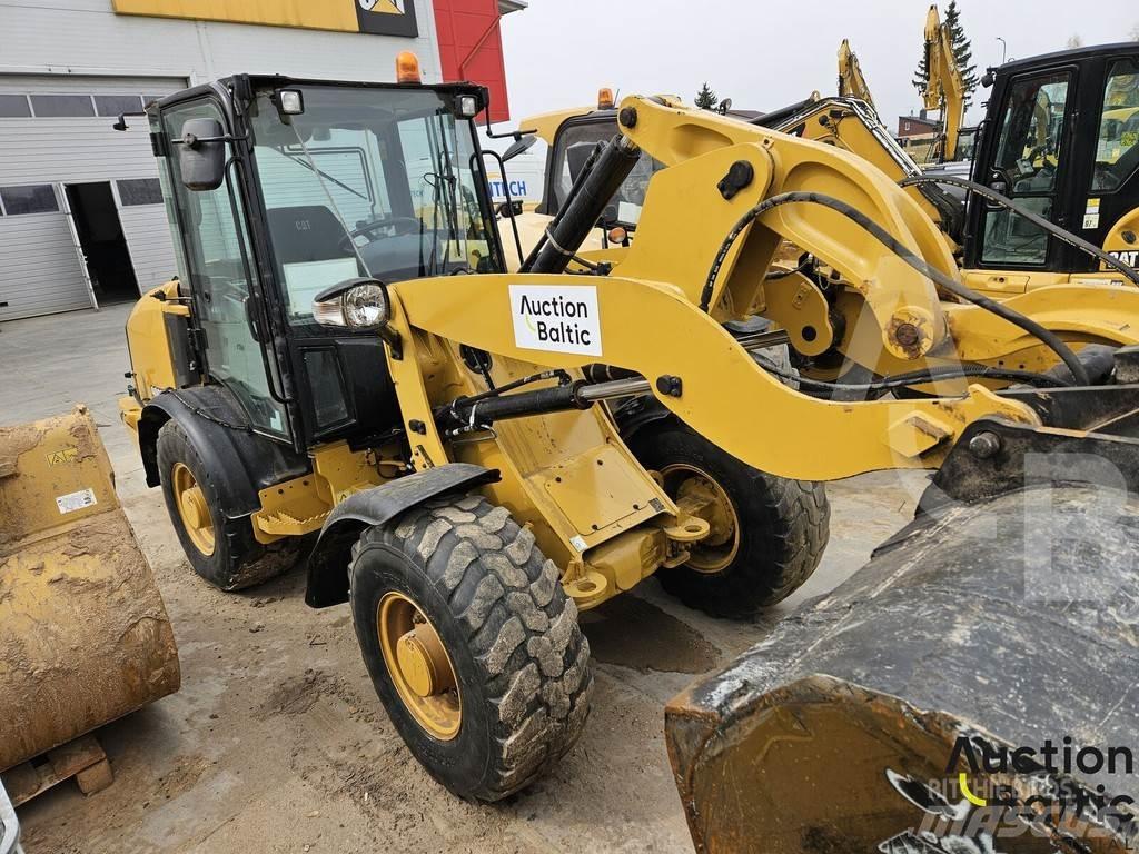 CAT 906 M Rataslaadurid