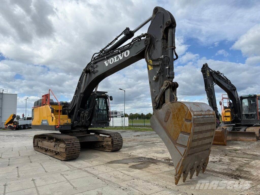 Volvo EC380ENL Roomikekskavaatorid