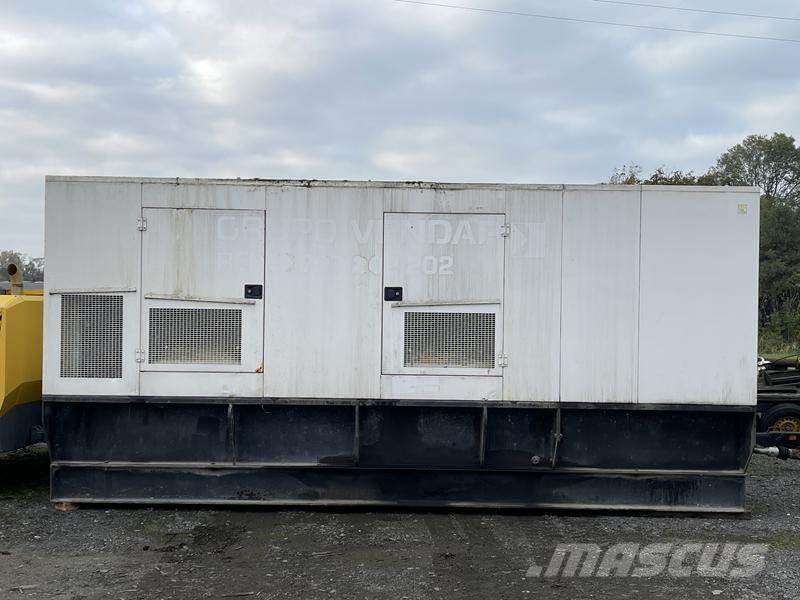 CAT C 18 - 700 Diiselgeneraatorid