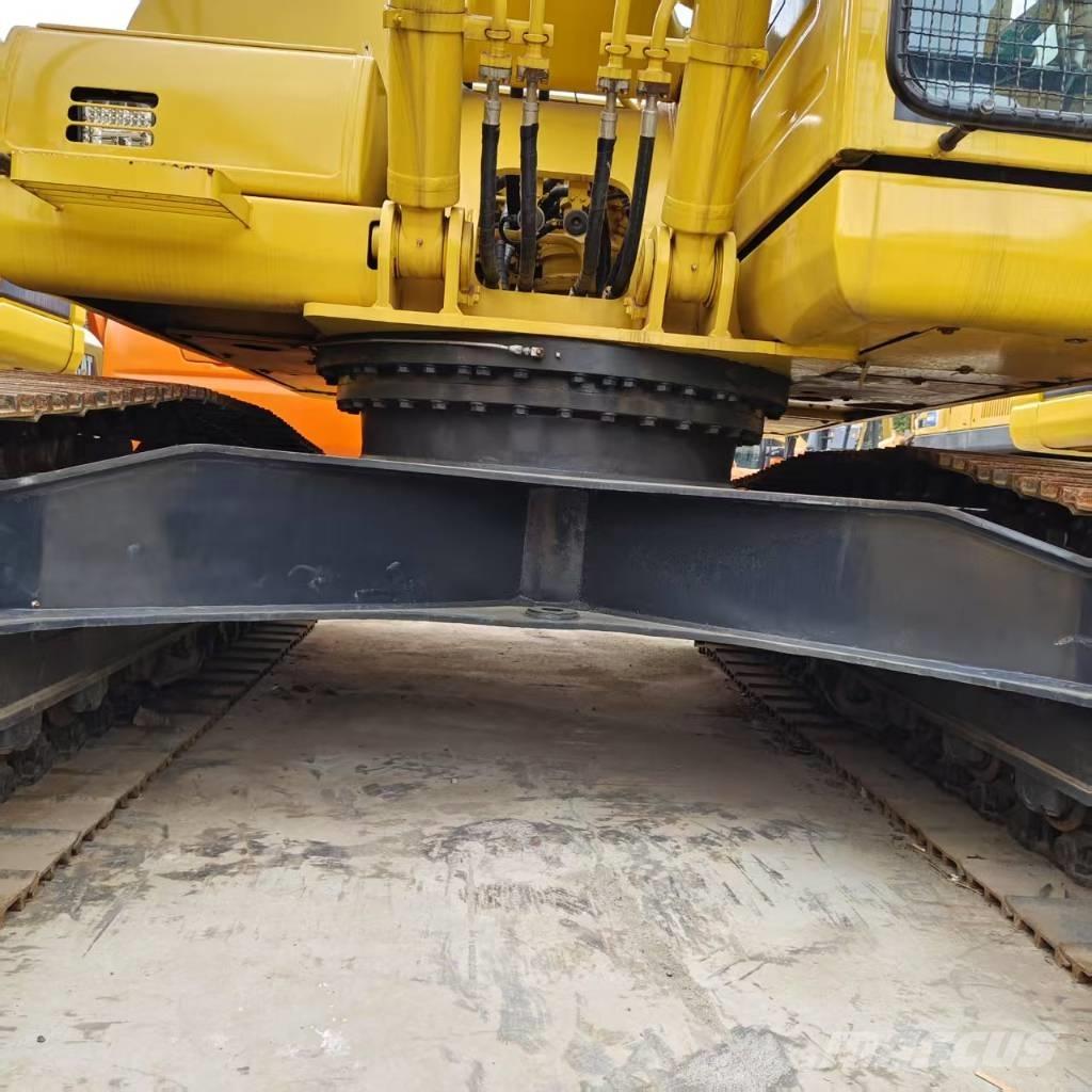 Komatsu PC 220-8 Roomikekskavaatorid