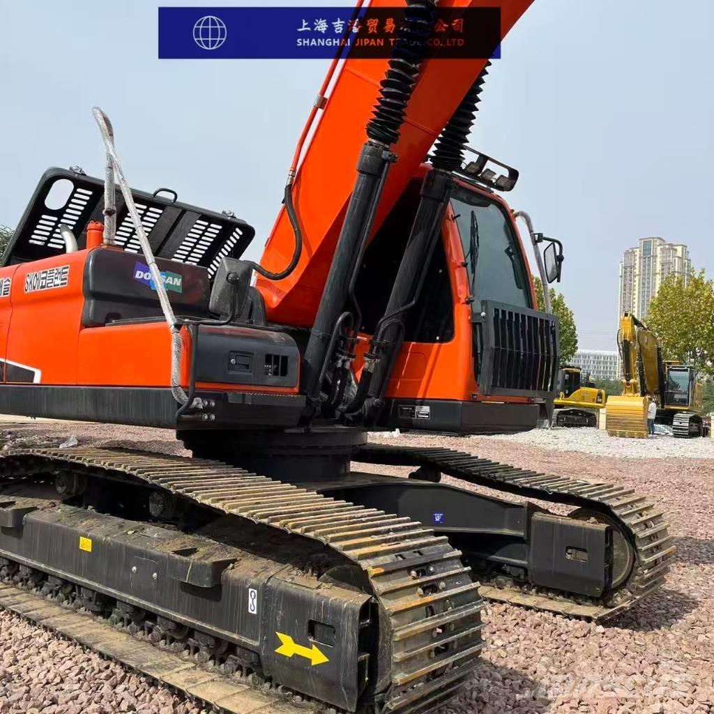 Doosan DX 225 Roomikekskavaatorid