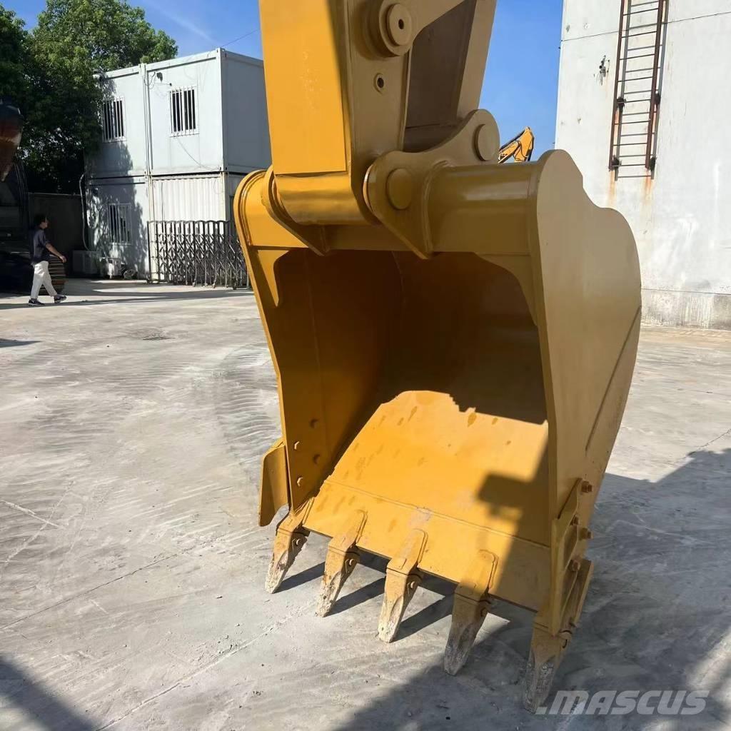 CAT 320d2 Väikeekskavaatorid 7t-12t