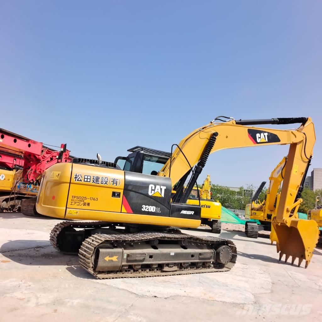 CAT 320D Roomikekskavaatorid
