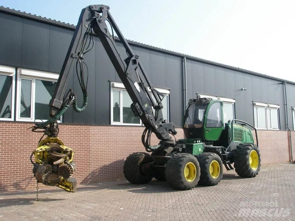 John Deere 1270E Harvesterid