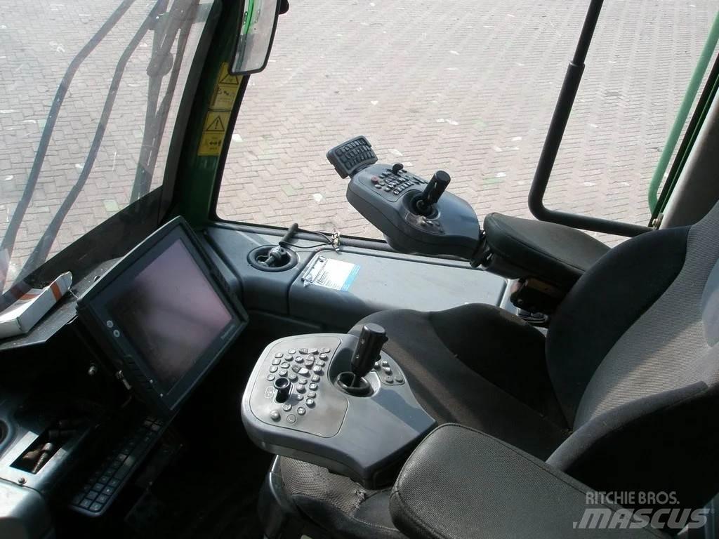 John Deere 1270E Harvesterid