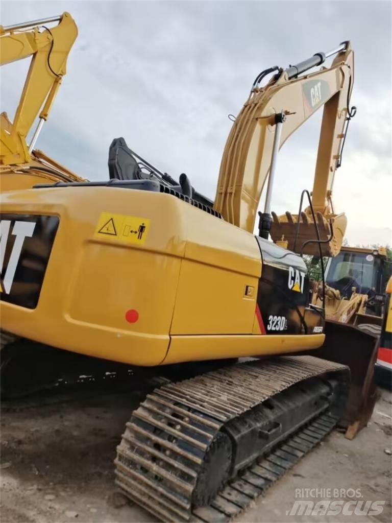 CAT 323 GC Roomikekskavaatorid