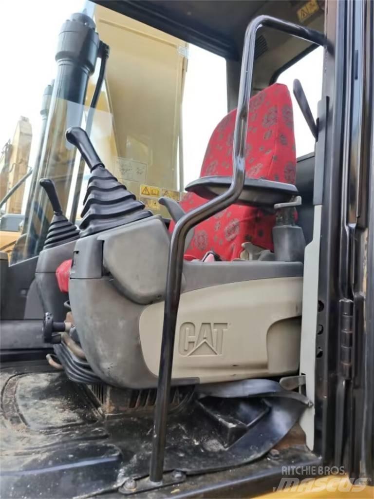 CAT 323 GC Roomikekskavaatorid