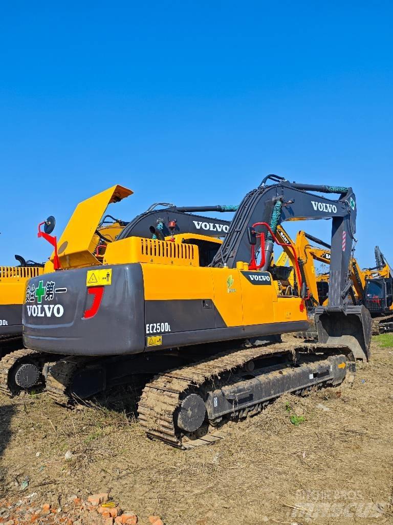 Volvo EC 250 D L Roomikekskavaatorid