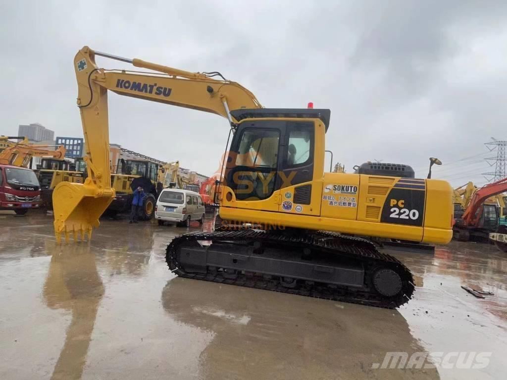 Komatsu PC 220-8 Roomikekskavaatorid