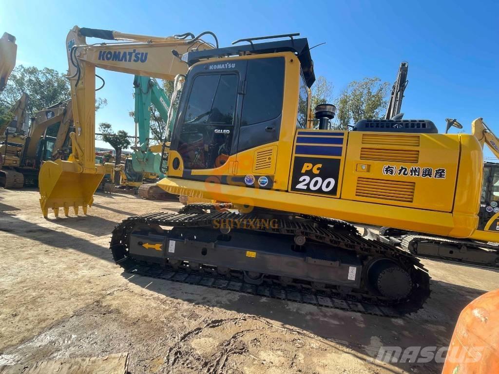 Komatsu PC 200-8 Roomikekskavaatorid