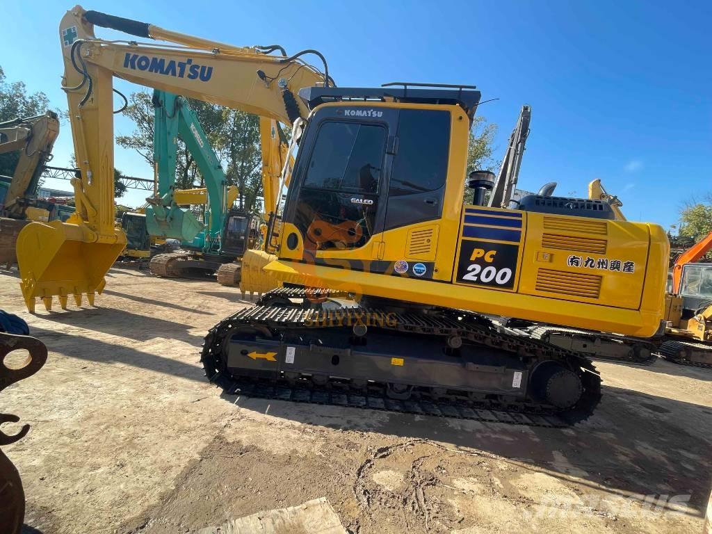 Komatsu PC 200-8 Roomikekskavaatorid