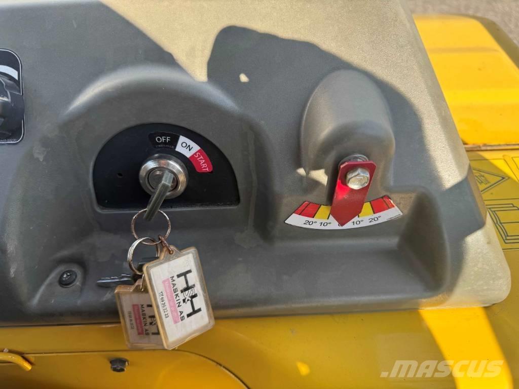 Yanmar C30R-3TV Roomikkallurid