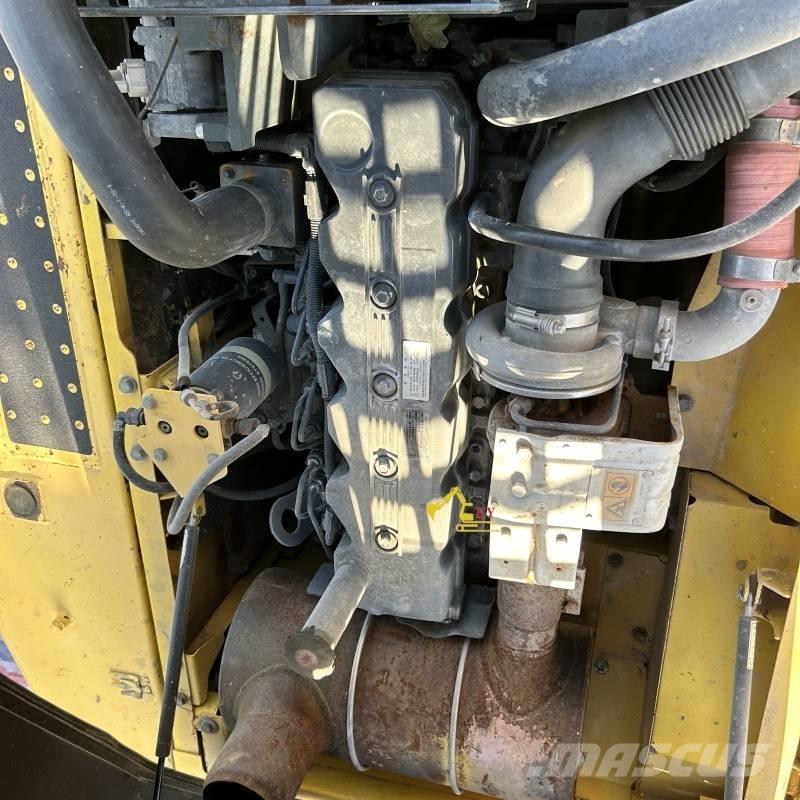 Komatsu PC 200-8 Roomikekskavaatorid