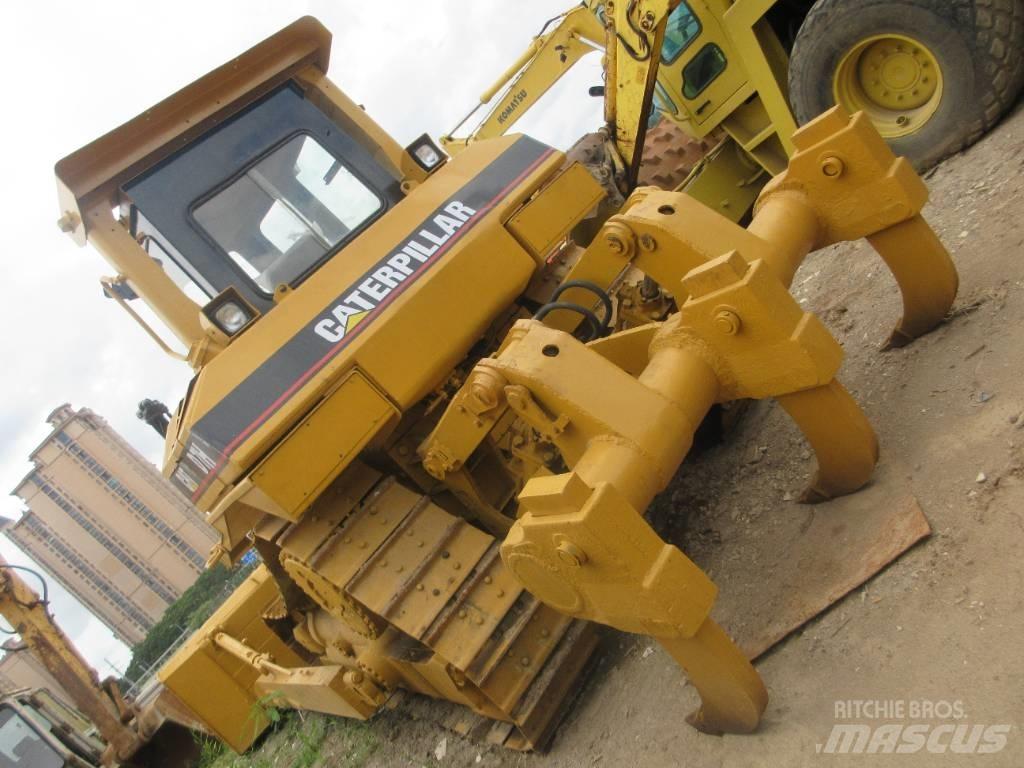 CAT D 7 H Buldooserid