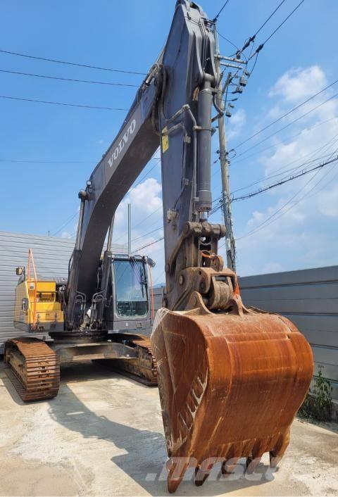 Volvo EC 300 EL Roomikekskavaatorid