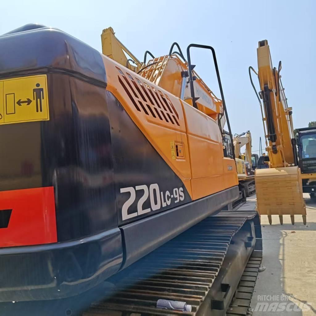 Hyundai 220lc-9s Roomikekskavaatorid