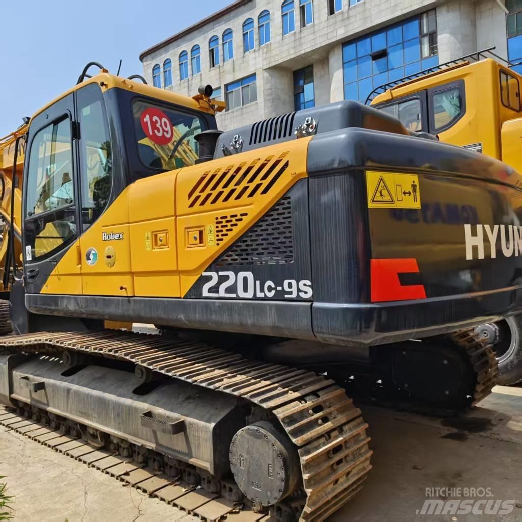Hyundai 220lc-9s Roomikekskavaatorid