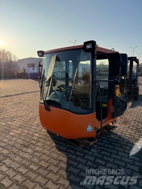 Doosan DL 420-3 CAB Kabiinid