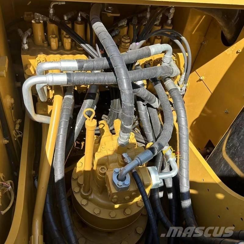 CAT 320 D Roomikekskavaatorid