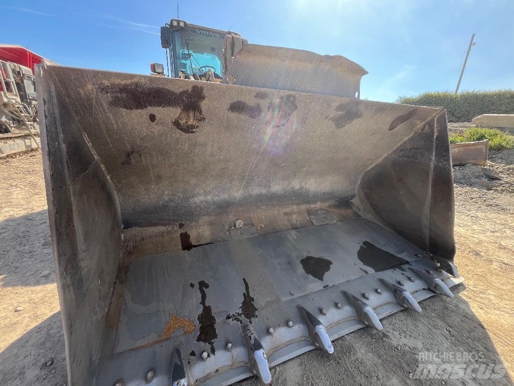 Volvo L180F Rataslaadurid
