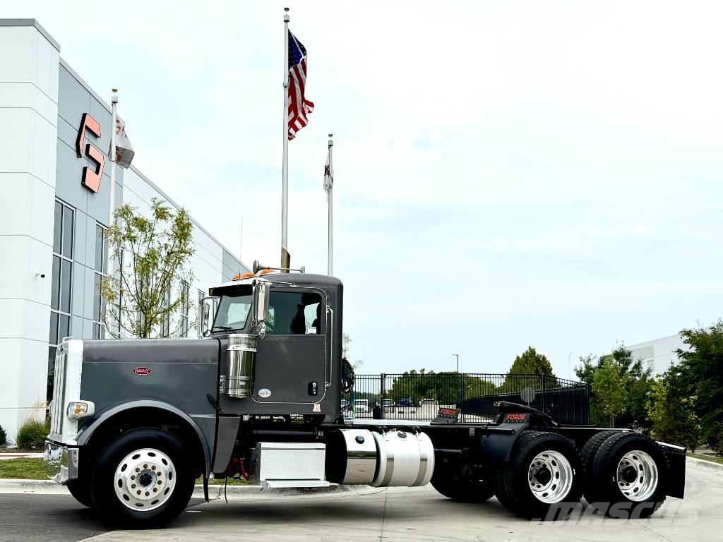 Peterbilt 389 Sadulveokid