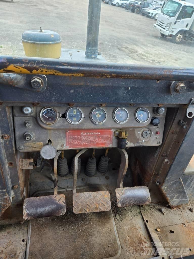CAT D 3 B LGP Buldooserid