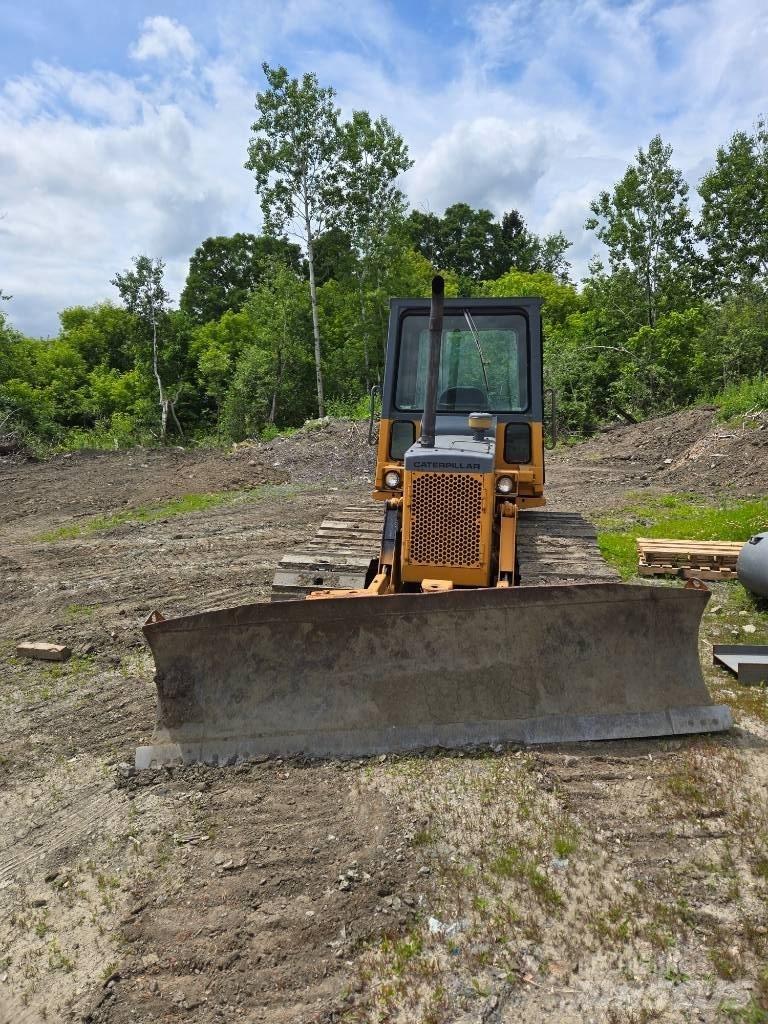CAT D 3 B LGP Buldooserid