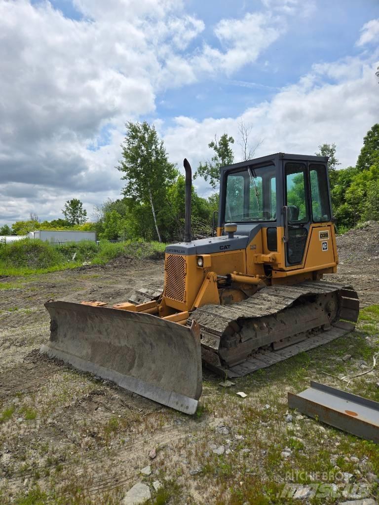 CAT D 3 B LGP Buldooserid