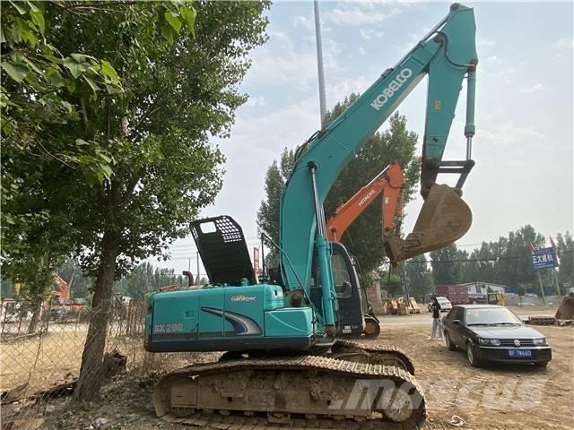 Kobelco SK200-10 Roomikekskavaatorid