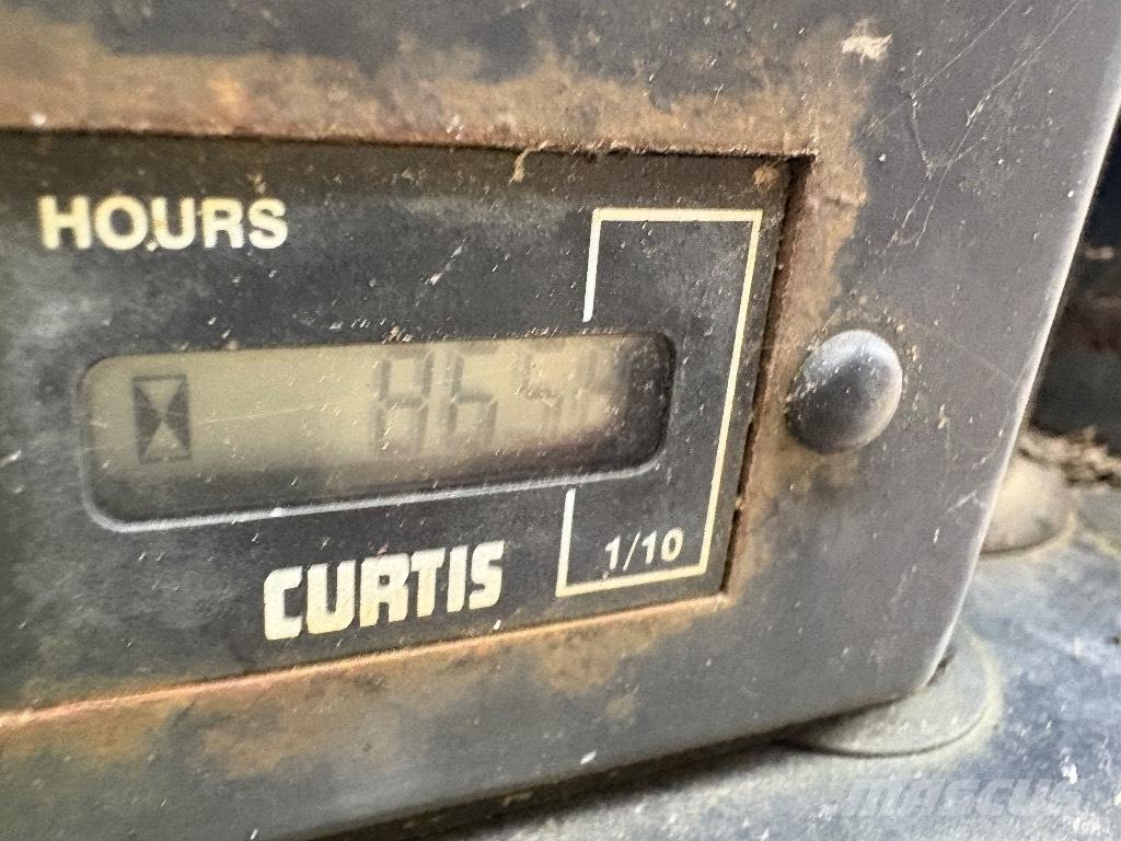 JCB 3T ST Väikekallurid