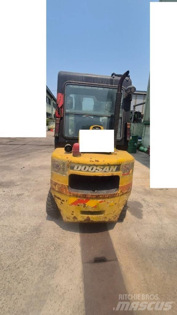 Hyundai D30 Kahveltõstukid - muud