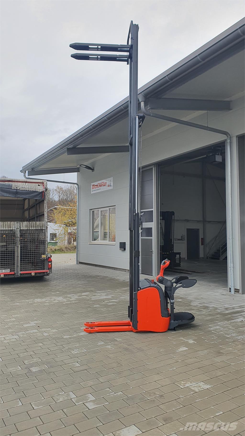 Linde L14AP Platvormiga virnastajad