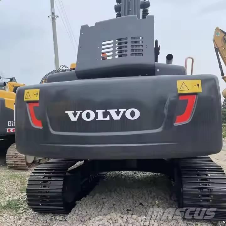 Volvo EC240D Roomikekskavaatorid