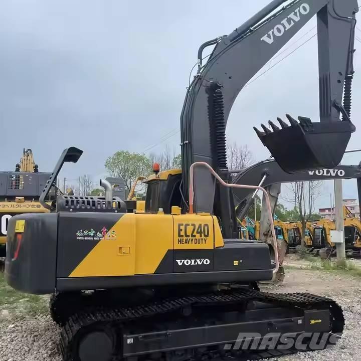 Volvo EC240D Roomikekskavaatorid