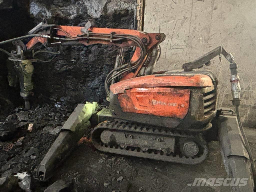 Husqvarna DXR 300 Lammutusekskavaatorid