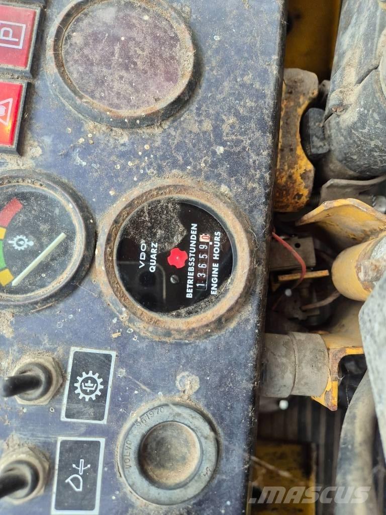 Volvo BM 4300 Rataslaadurid