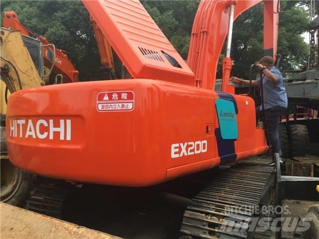 Hitachi EX 200 Roomikekskavaatorid