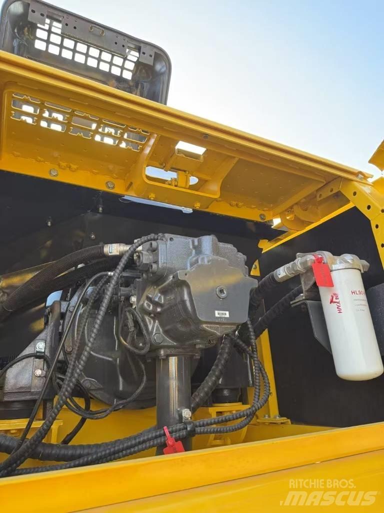 Komatsu 350LC-8 Roomikekskavaatorid