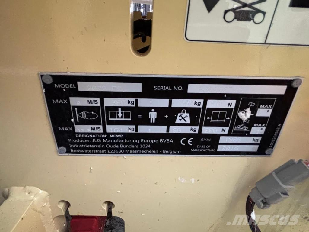 JLG 2032 ES Käärtõstukid