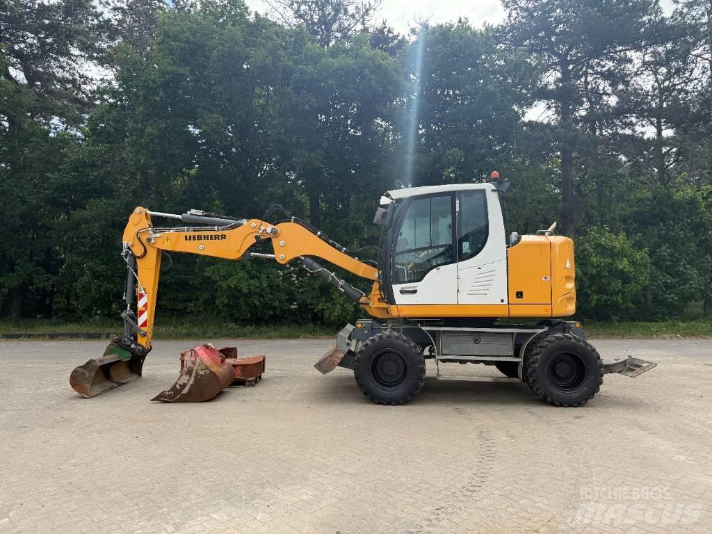 Liebherr A 910 Comp Ratasekskavaatorid
