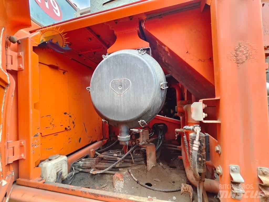 Doosan DX 300 LC Roomikekskavaatorid