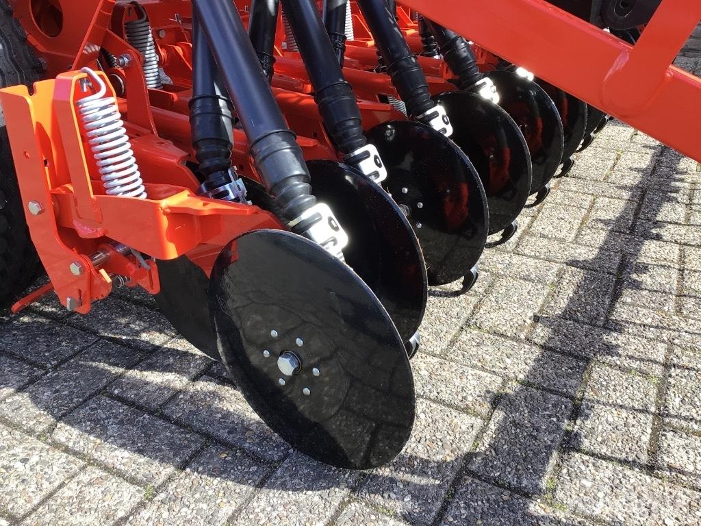 Kuhn Premia 300-24MD Külvikud